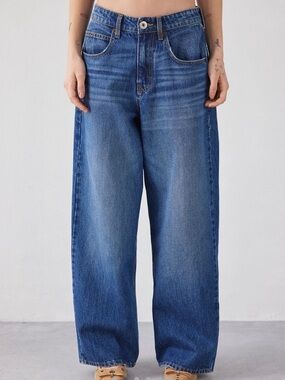 BDG Jaya Baggy Boyfriend Jeans in shade mid indigo. Size 30 and like new